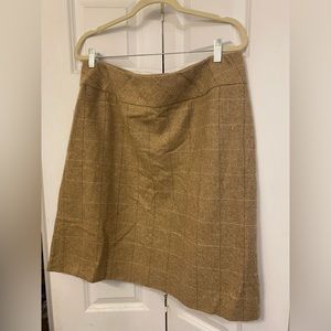 Jones wear 50% wool skirt